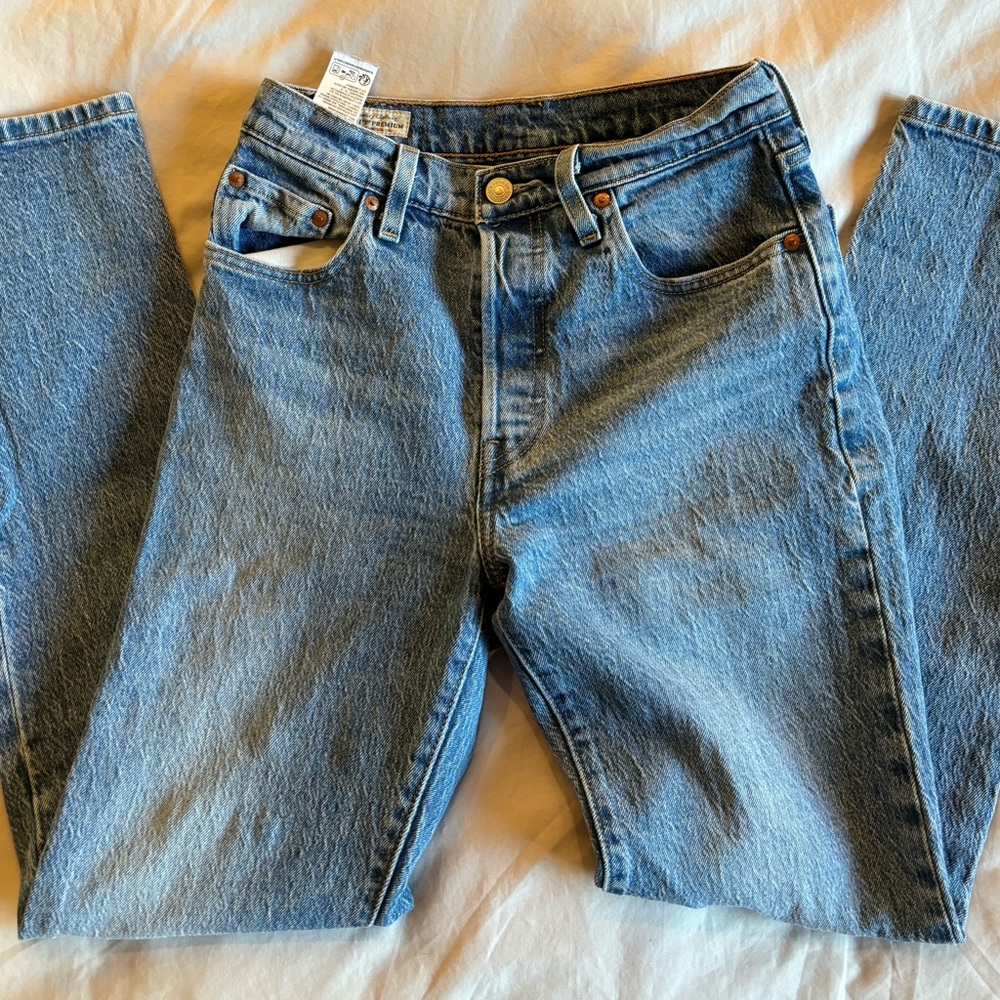 levis 501 90s blue jeans - women’s 30x26